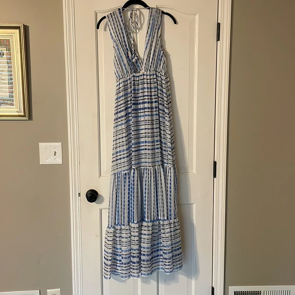 Misa Dominika tiered Maxi Dress 💙🤍 - Picture 6 of 9